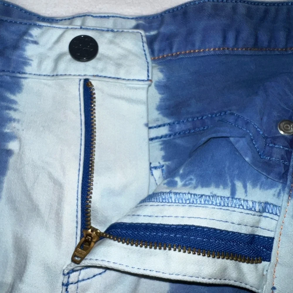 Tory Burch Tie Dye Denim Cutoff Shorts Size 27 Frayed Hem - Picture 12 of 14